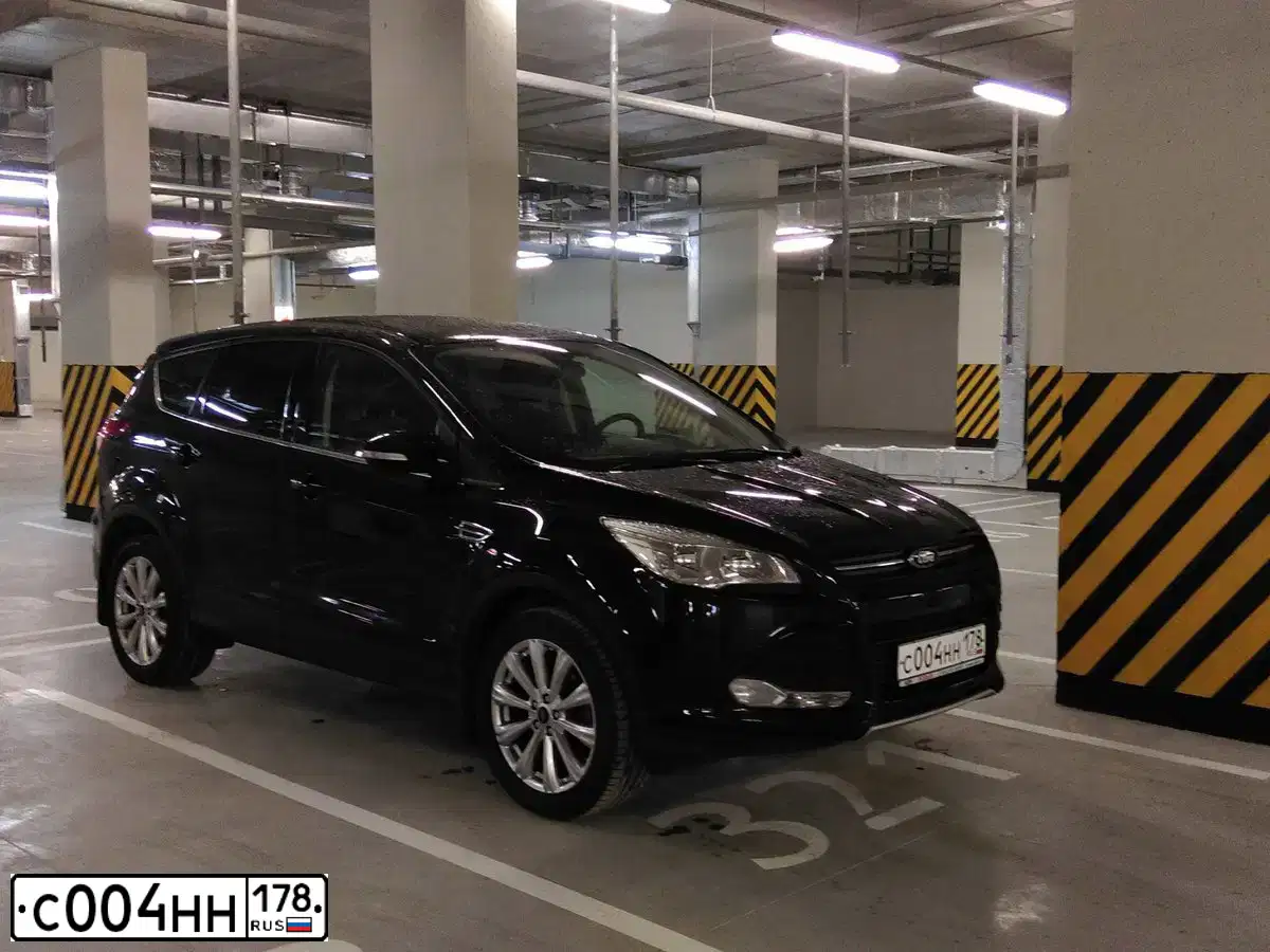Фото автомобиля FORD KUGA, 2014 — госномер С004НН178. Цвет: ЧЕРНЫЙ