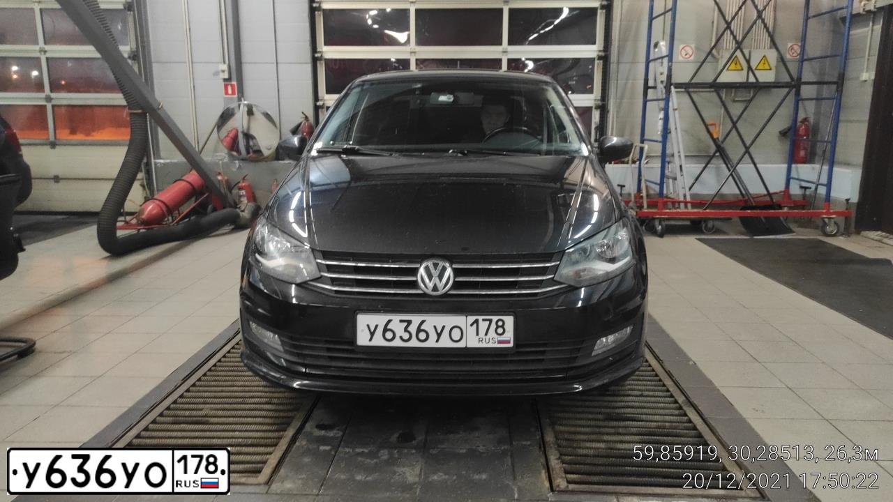 Фото автомобиля VOLKSWAGEN POLO, 2017 — госномер Р191НН198. Цвет: ЧЕРНЫЙ