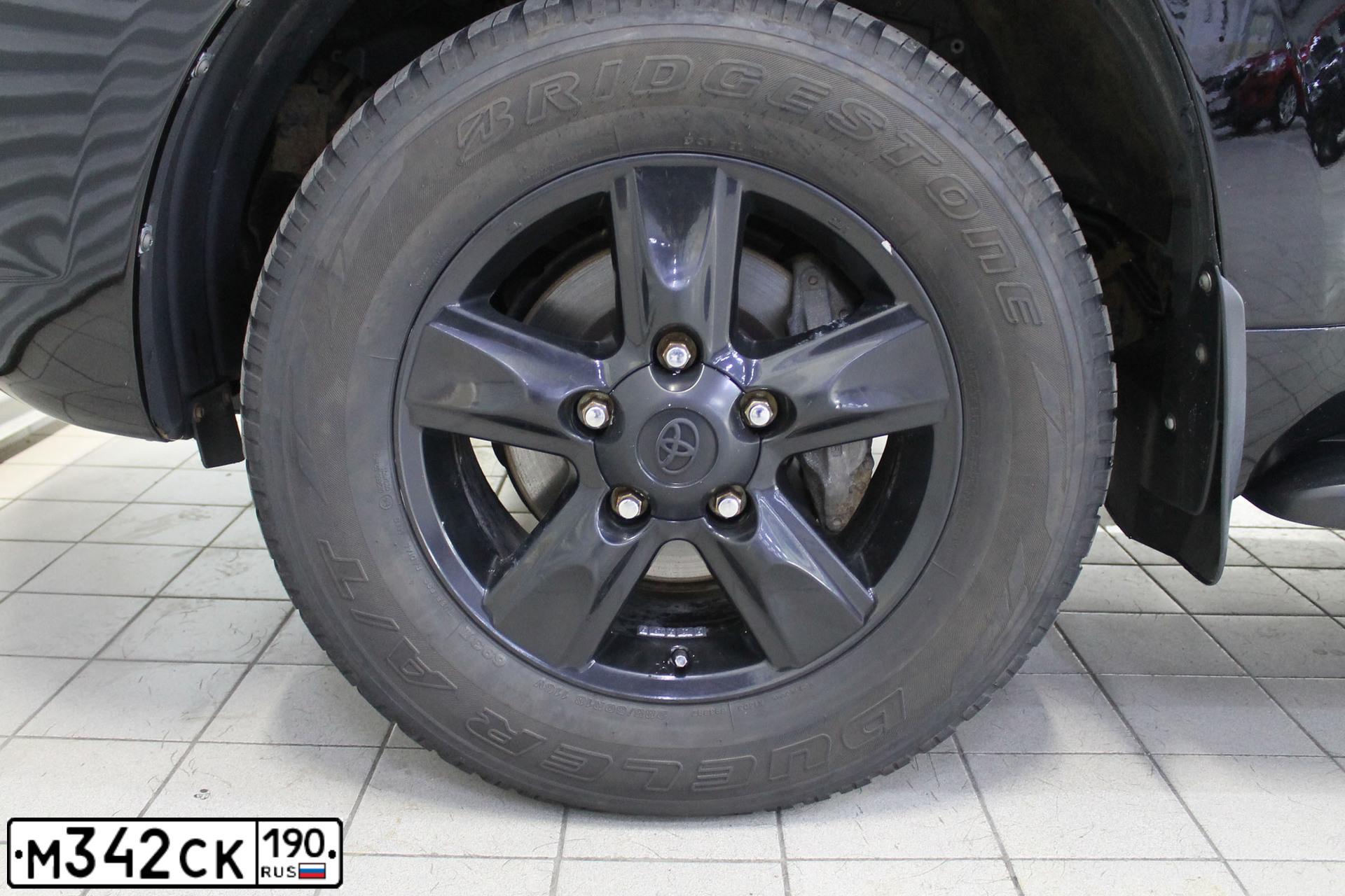 Фото автомобиля TOYOTA LANDCRUISER 200, 2010 — госномер О785УЕ29. Цвет: ЧЕРНЫЙ