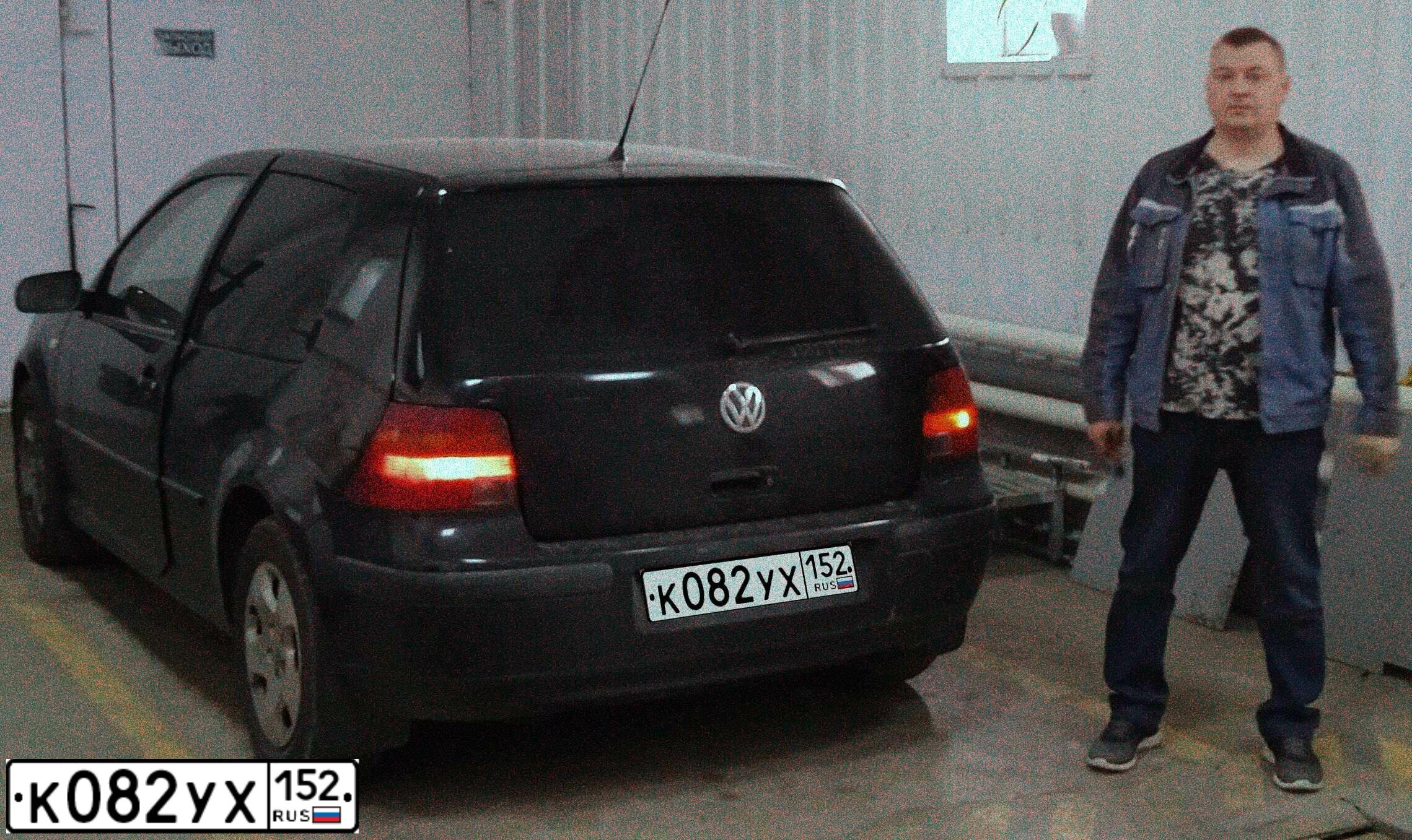 Фото автомобиля VOLKSWAGEN GOLF, 2000 — госномер О908ХС44. Цвет: синий