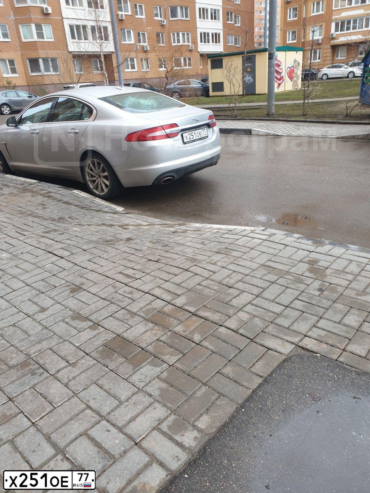 Фото автомобиля LADA 2109 SAMARA, 1996 — госномер Х251ОЕ77. Цвет: ВИШНЕВЫЙ