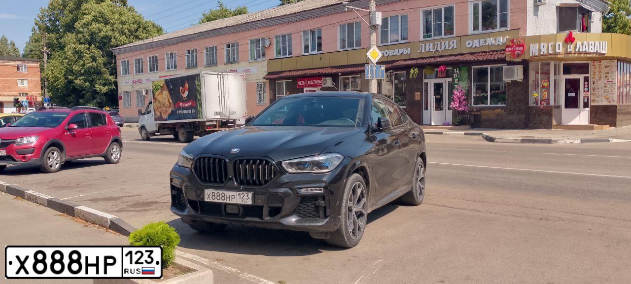Фото автомобиля MERCEDES E-KLASSE, 2014 — госномер К298РУ82. Цвет: ЧЕРНЫЙ