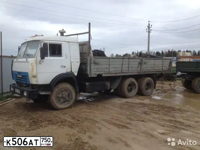 Фото автомобиля KAMAZ Z 53212 6X4, 1994 — госномер Е555ХЕ161. Цвет: БЕЛЫЙ