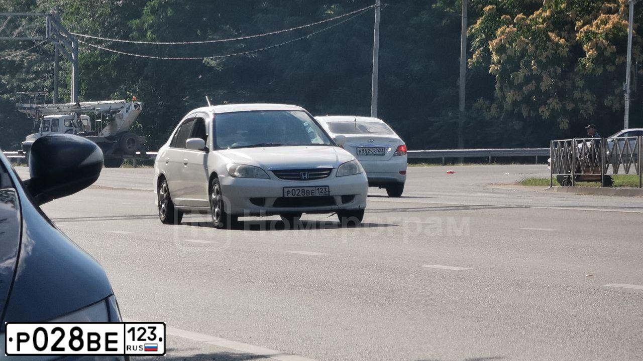 Фото автомобиля HONDA CIVIC, 2005 — госномер Х112РТ93