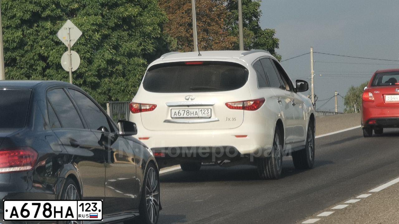 Фото автомобиля ИНФИНИТИ EX 35, 2013 — госномер Н322ВК323. Цвет: БЕЛЫЙ