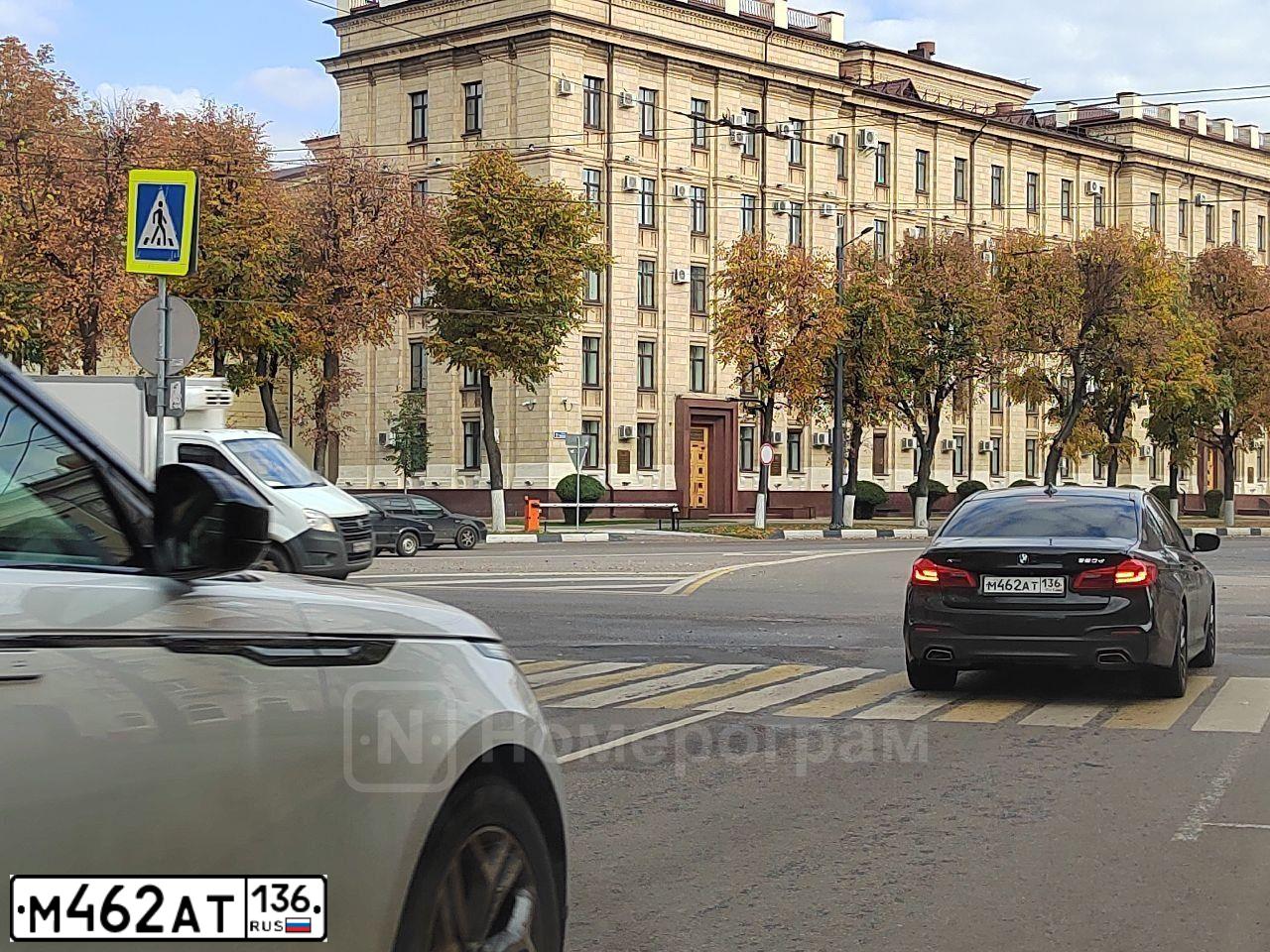 Фото автомобиля BMW SERIE 5, 2017 — госномер М462АТ136. Цвет: ЧЕРНЫЙ