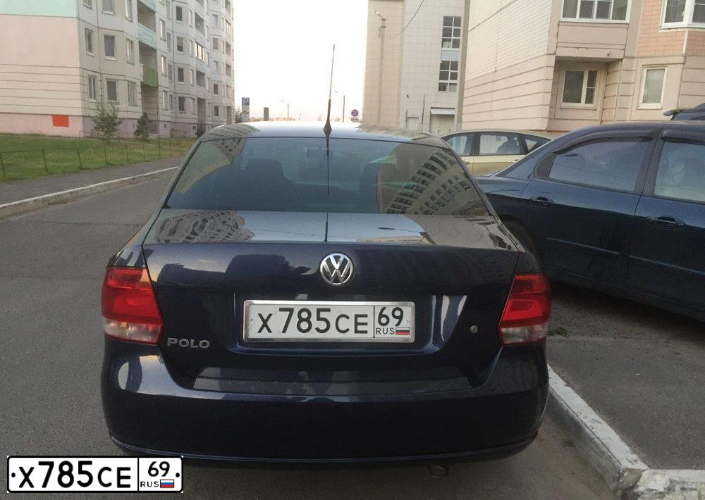 Фото автомобиля VOLKSWAGEN POLO, 2012 — госномер Х785СЕ69. Цвет: ТЕМНО-СИНИЙ