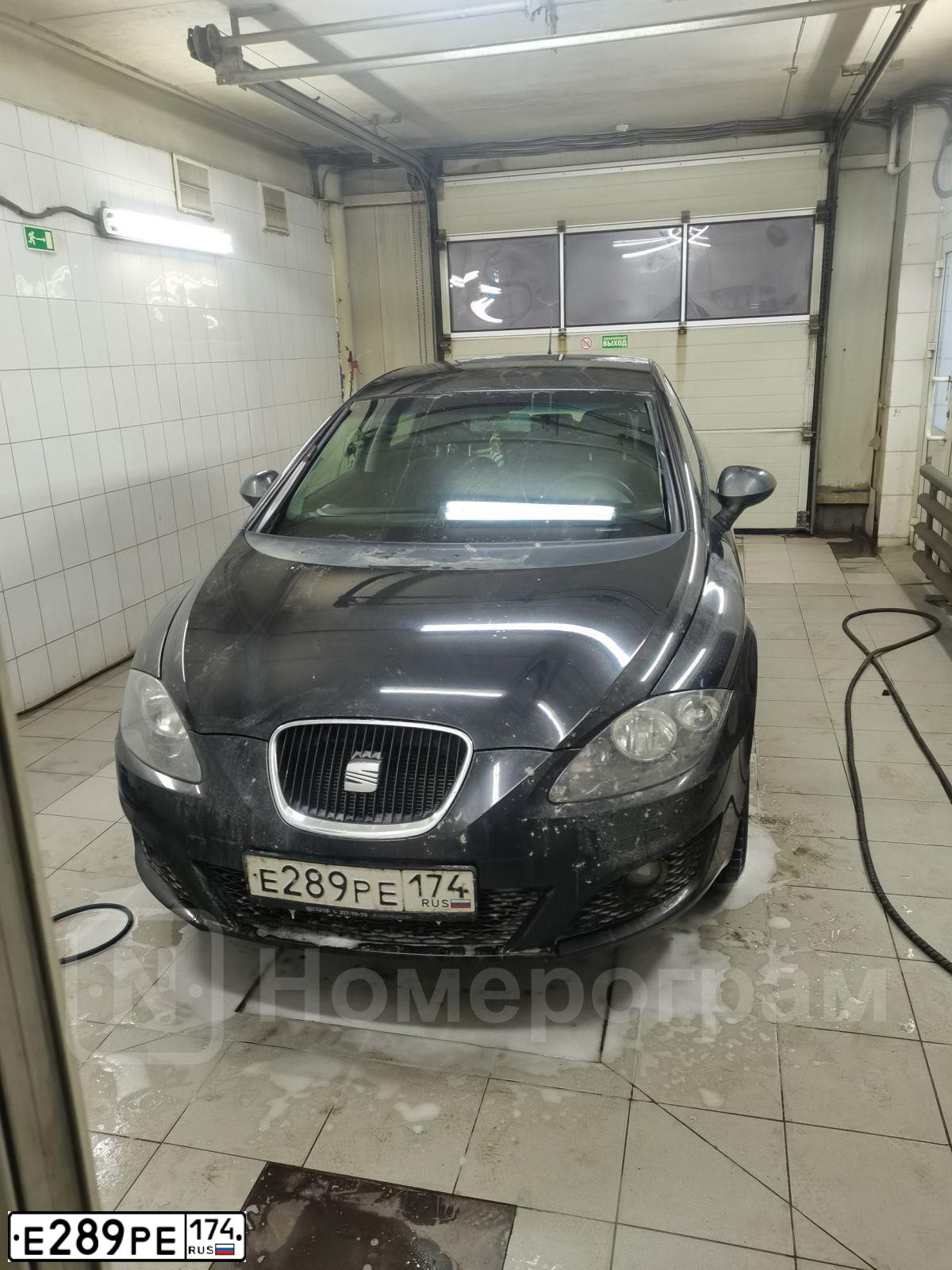 Фото автомобиля SEAT LEON, 2011 — госномер Е289РЕ174. Цвет: ЧЕРНЫЙ