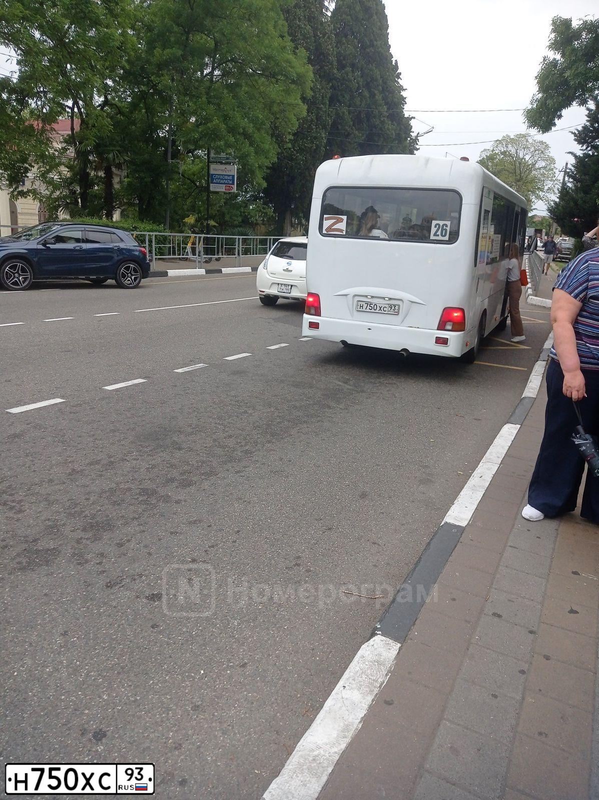 Фото автомобиля HYUNDAI COUNTY, 2009 — госномер Н750ХС93. Цвет: Белый