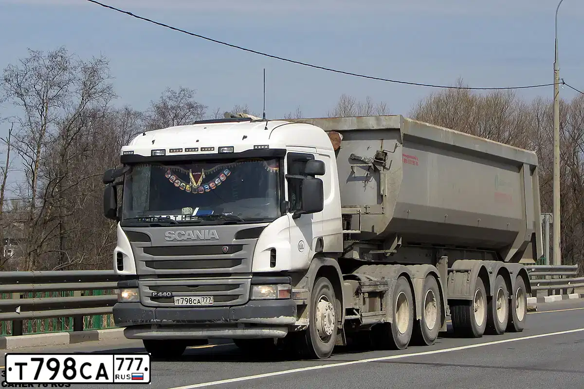 Фото автомобиля SCANIA SERIE P /6X4/, 2015 — госномер Т798СА777. Цвет: Белый