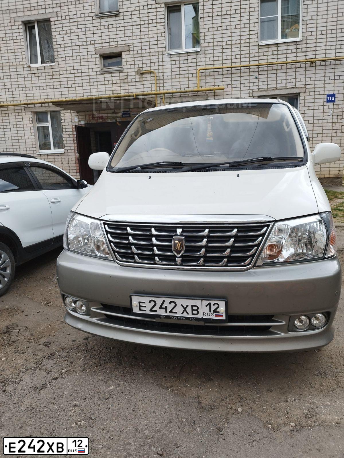 Фото автомобиля TOYOTA HIACE, 1991 — госномер Н902ТХ12. Цвет: Белый