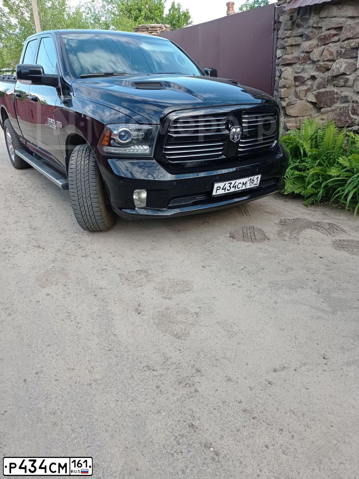 Фото автомобиля DODGE RAM, 2013 — госномер Р434СМ161. Цвет: ЧЕРНЫЙ