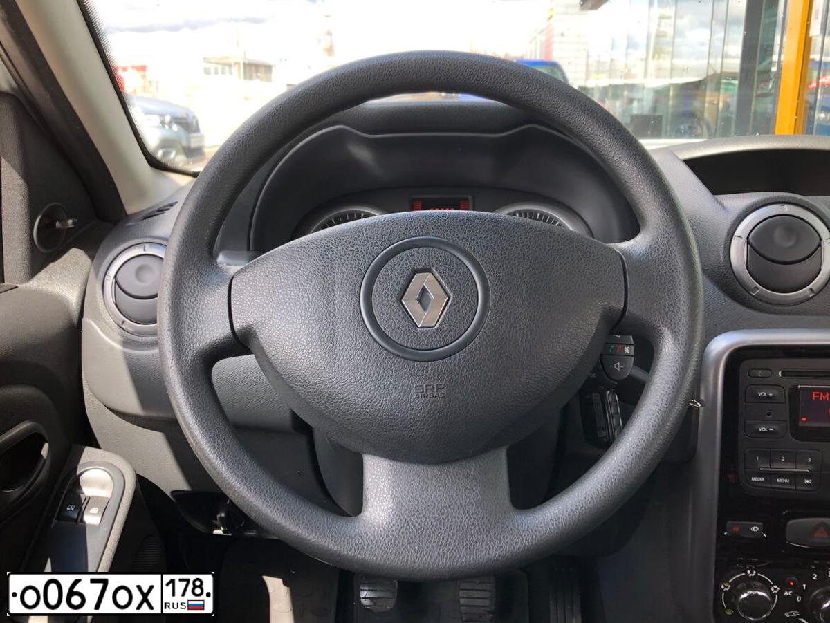 Фото автомобиля RENAULT DUSTER, 2013 — госномер А584СР147. Цвет: Белый