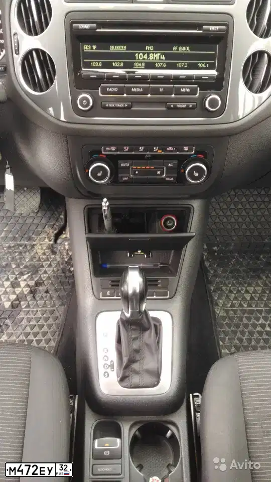 Фото автомобиля VOLKSWAGEN TIGUAN, 2012 — госномер Х614АР136. Цвет: ЧЕРНЫЙ