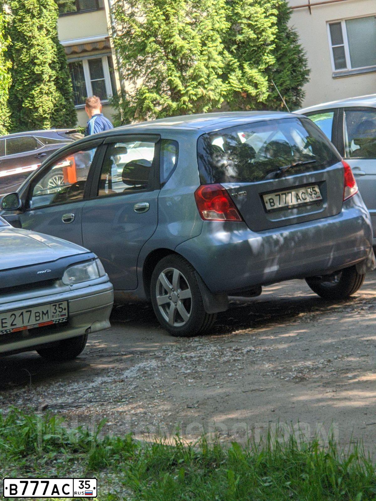 Фото автомобиля TOYOTA COROLLA, 2006 — госномер Н536ТО76. Цвет: СВЕТЛО-ГОЛУБОЙ