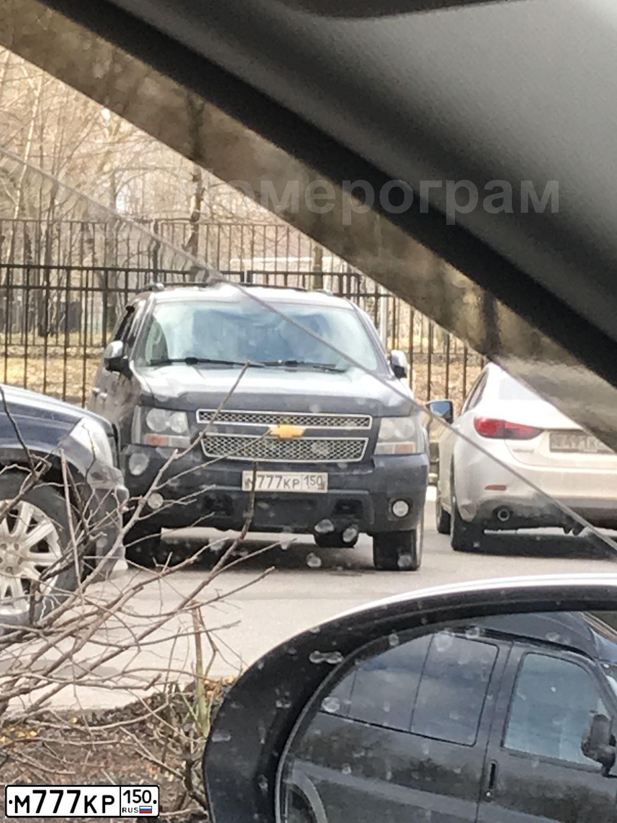 Фото автомобиля CHEVROLET TAHOE, 2012 — госномер М777КР150. Цвет: ЧЕРНЫЙ