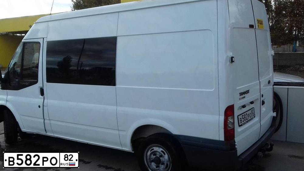 Фото автомобиля FORD TRANSIT, 2006 — госномер В582РО82. Цвет: Белый