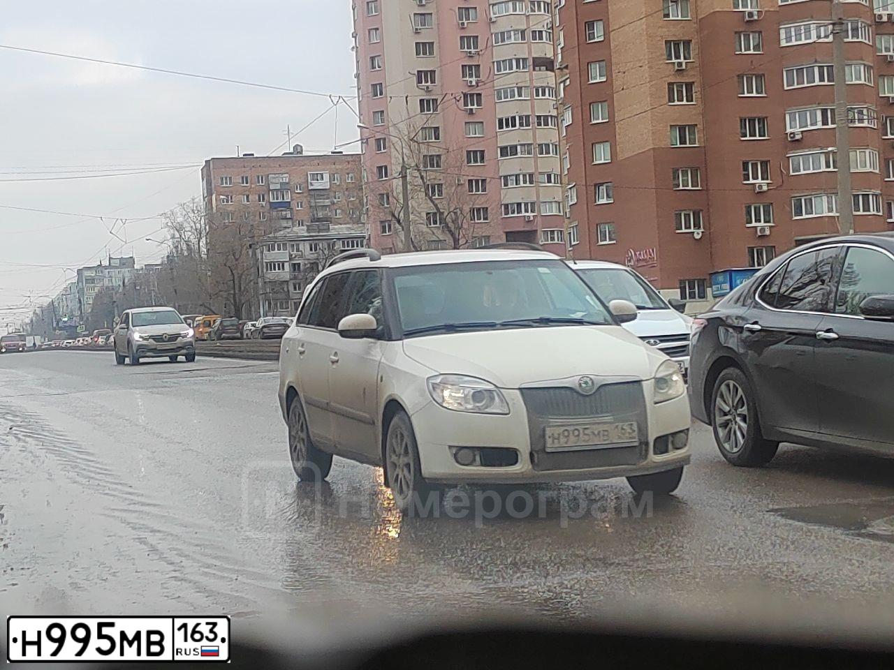 Фото автомобиля SKODA FABIA, 2010 — госномер Н995МВ163. Цвет: БЕЛЫЙ