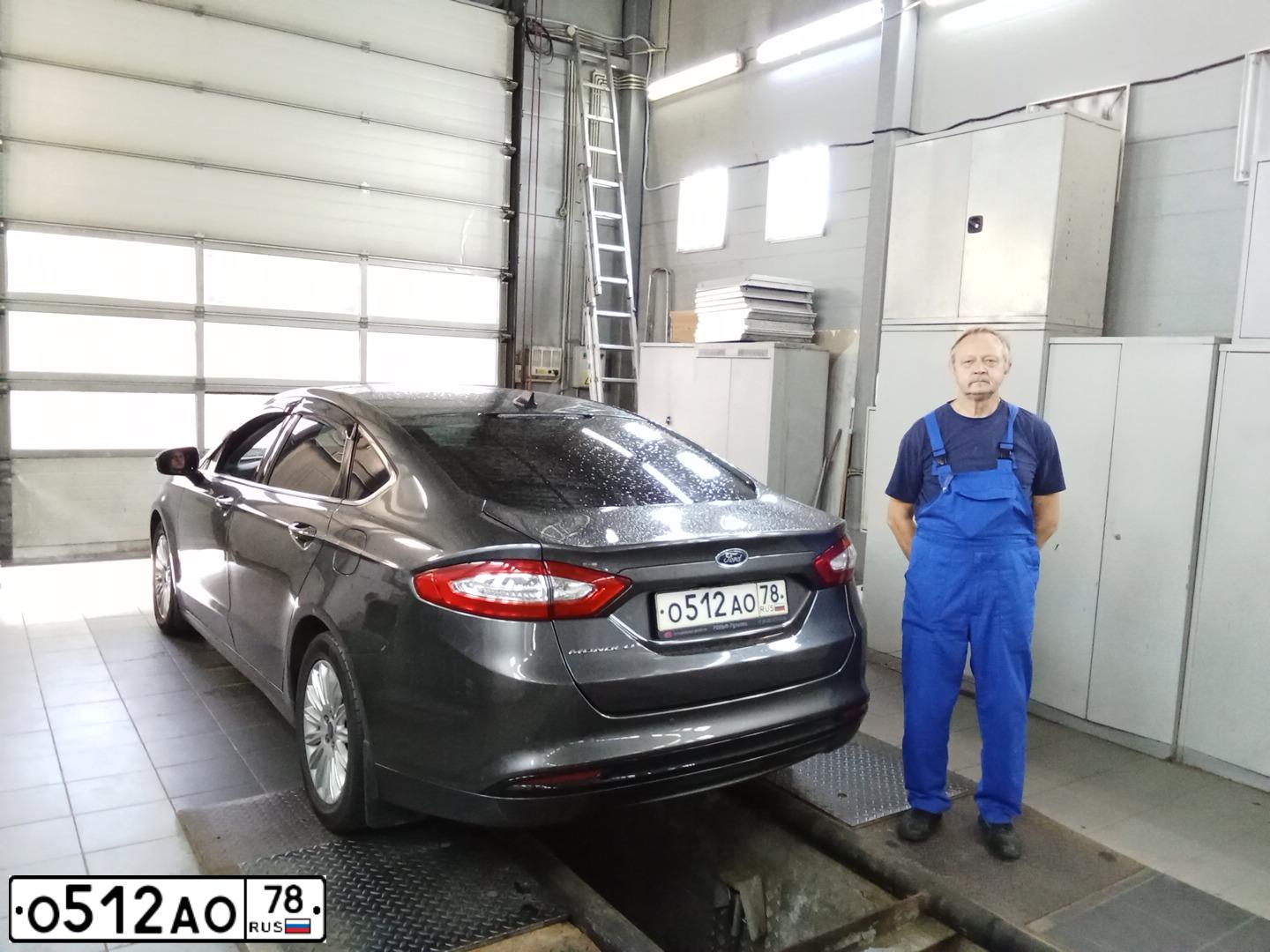 Фото автомобиля FORD MONDEO, 2017 — госномер О512АО78. Цвет: Серый