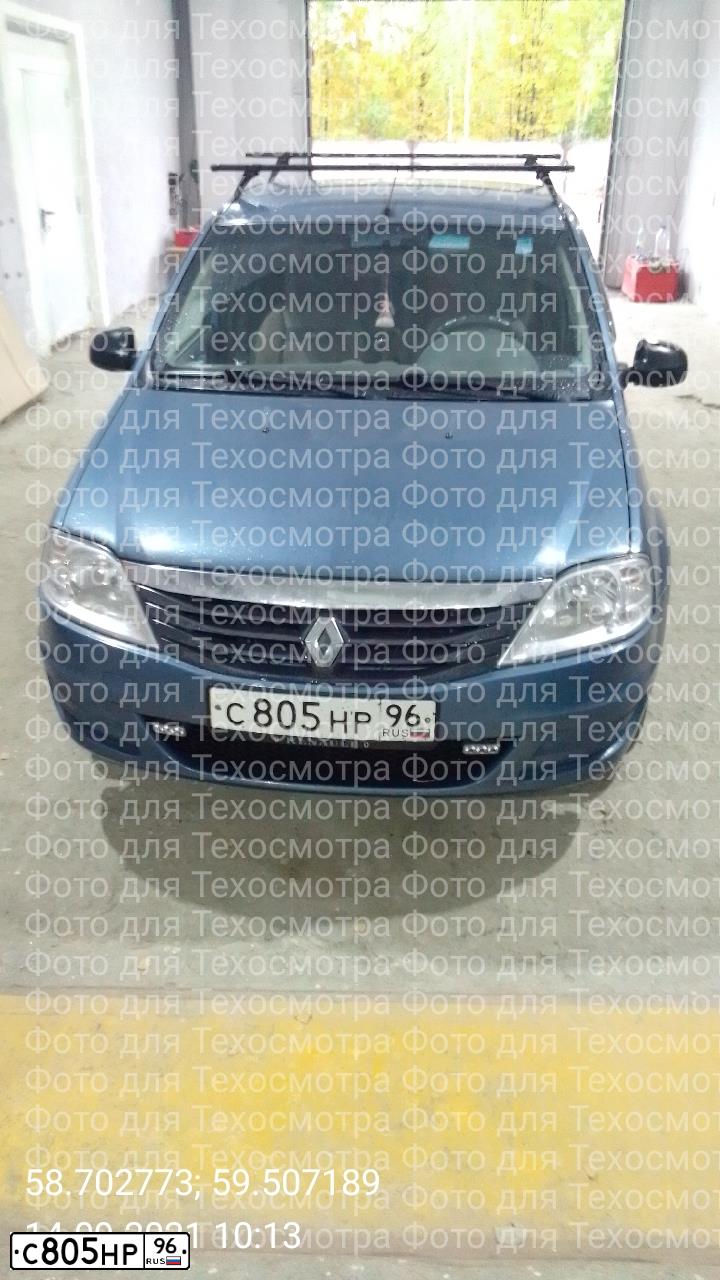 Фото автомобиля RENAULT LOGAN, 2011 — госномер С805НР96. Цвет: синий