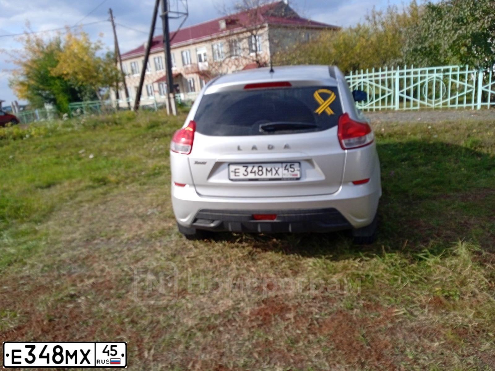 Фото автомобиля LADA XRAY, 2017 — госномер Е348МХ45. Цвет: СЕРЕБРИСТЫЙ