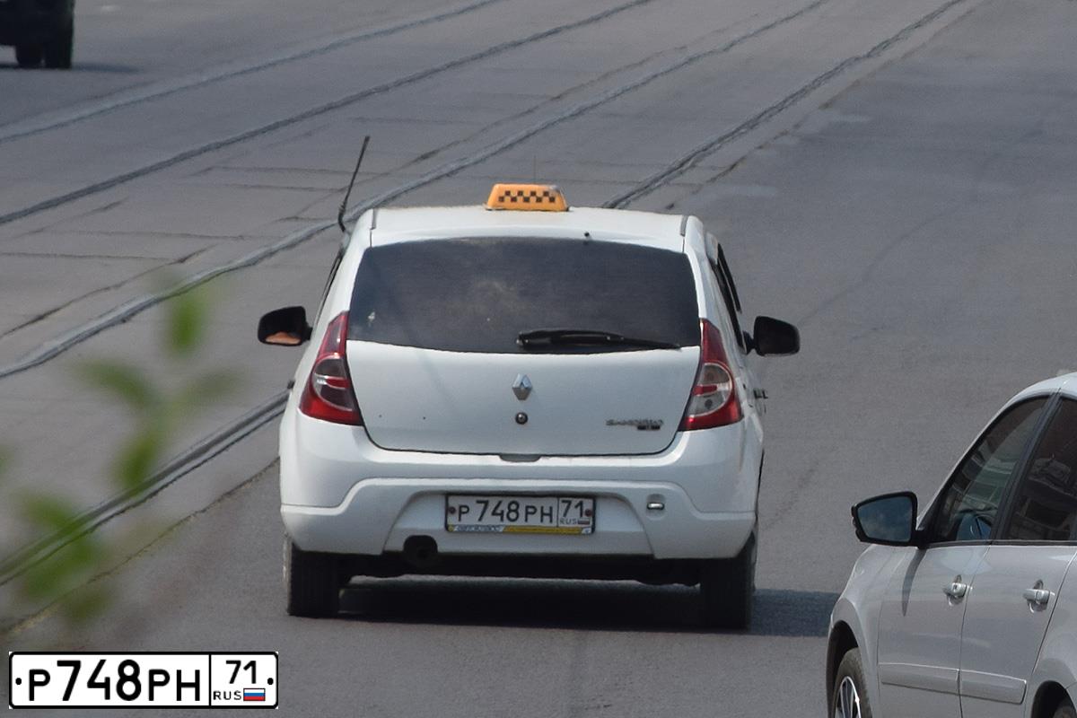 Фото автомобиля RENAULT SANDERO, 2014 — госномер Р748РН71. Цвет: Белый
