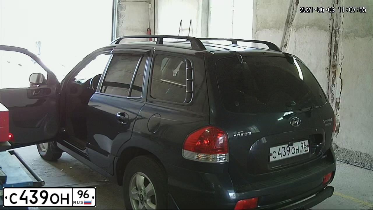 Фото автомобиля TAGAZ SANTA FE CLASSIC, 2011 — госномер С439ОН96. Цвет: ЧЕРНЫЙ