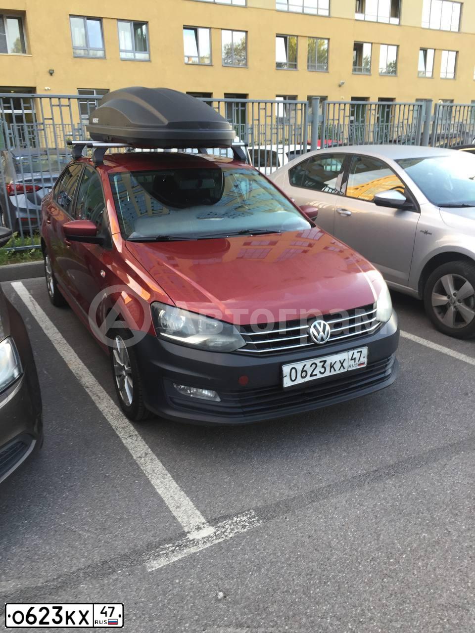 Фото автомобиля VOLKSWAGEN POLO, 2016 — госномер О623КХ47. Цвет: ВИШНЕВО-КРАСНЫЙ