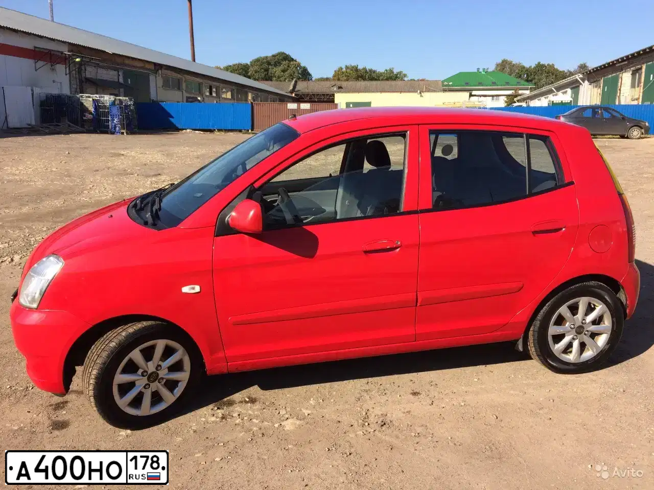 Фото автомобиля KIA PICANTO / MORNING, 2006 — госномер А400НО178. Цвет: АЛЫЙ