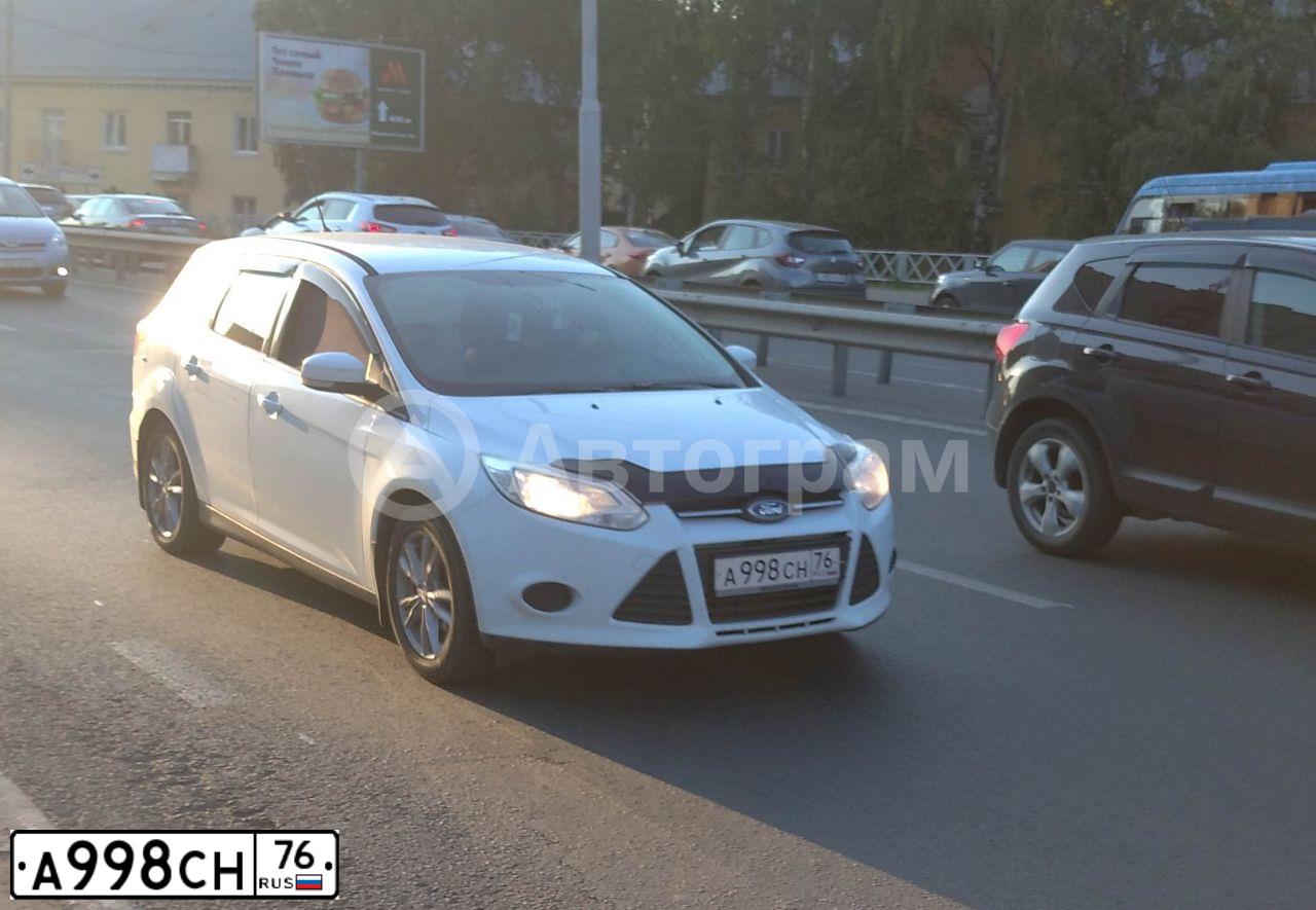 Фото автомобиля FORD FOCUS, 2013 — госномер А998СН76. Цвет: Белый