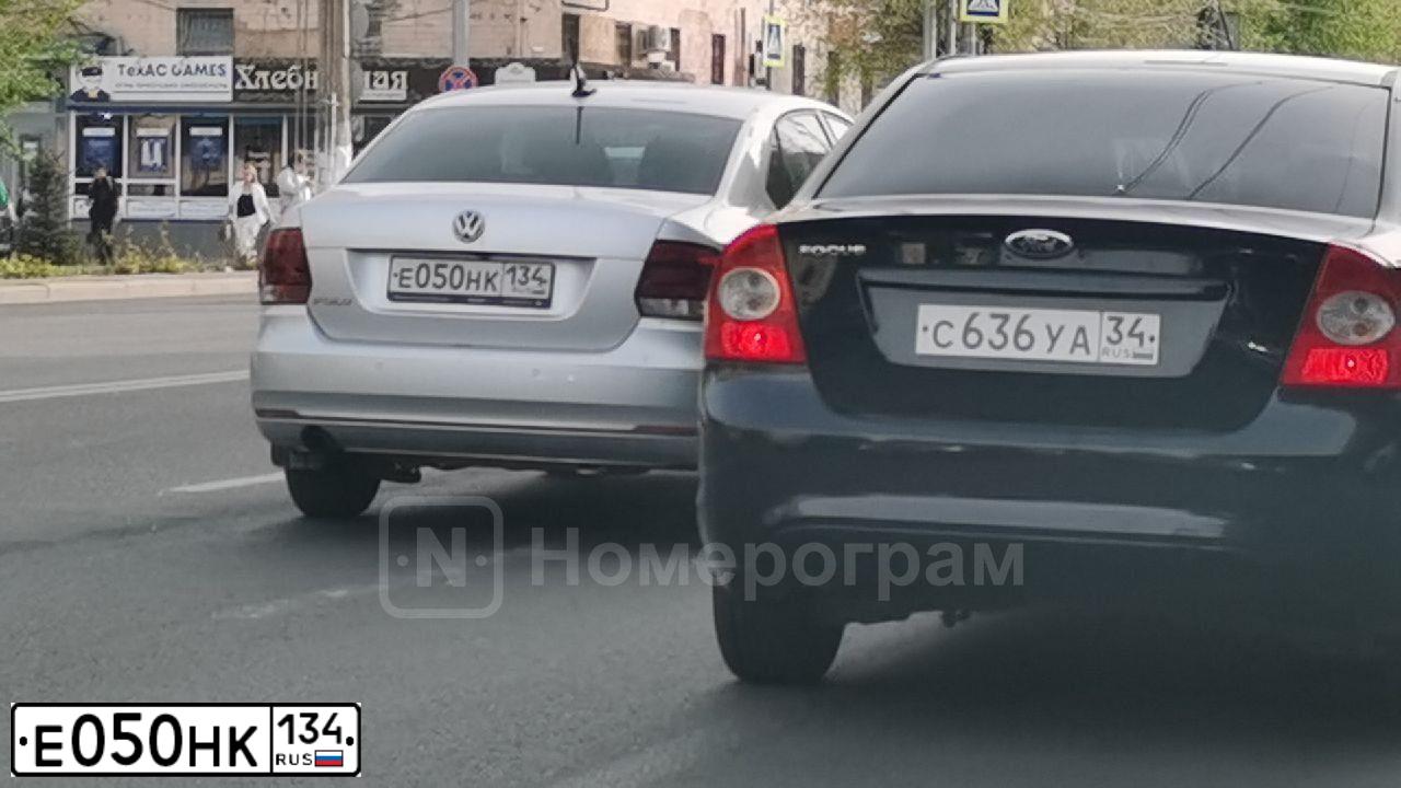 Фото автомобиля VOLKSWAGEN POLO, 2018 — госномер Е050НК134. Цвет: СЕРЕБРИСТЫЙ