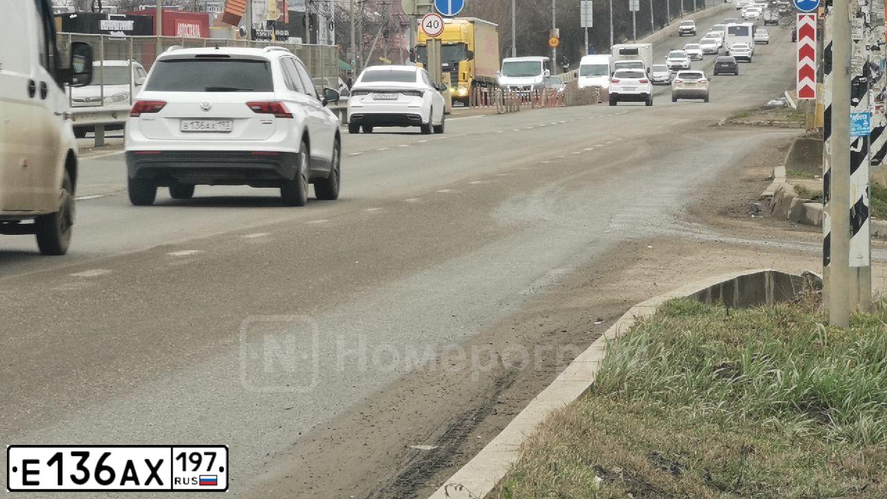 Фото автомобиля TOYOTA LANDCRUISER 200, 2010 — госномер В559НХ41. Цвет: ЧЕРНЫЙ
