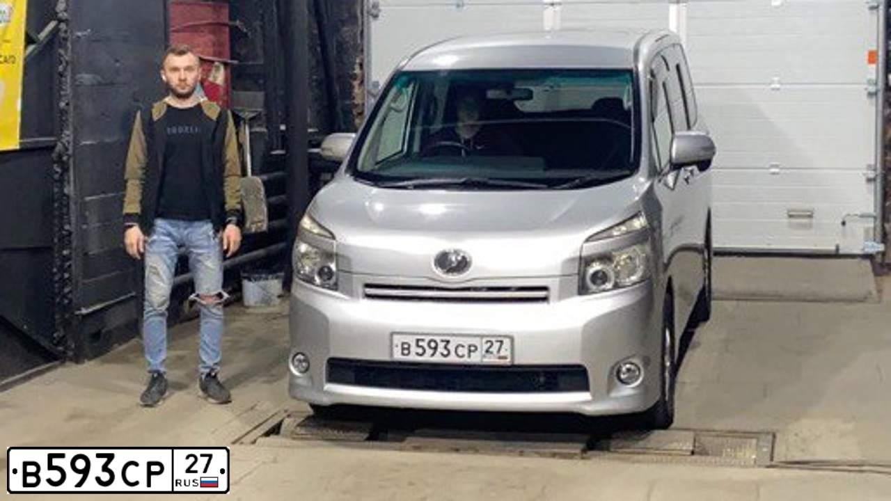 Фото автомобиля TOYOTA VOXY, 2007 — госномер О705ТК196
