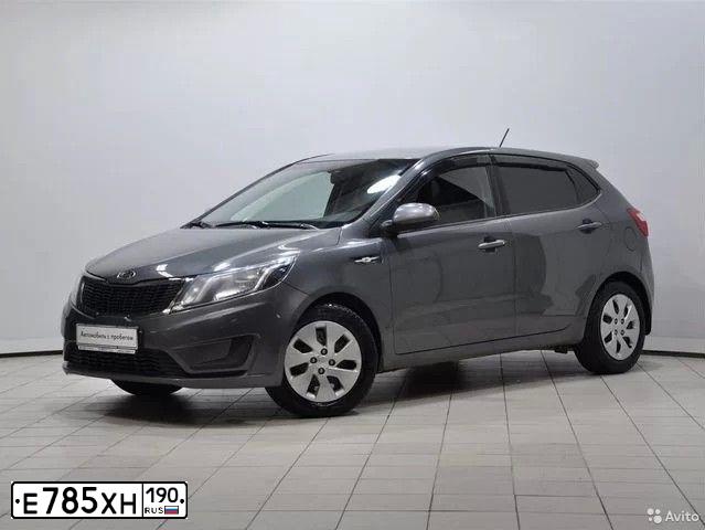 Фото автомобиля KIA RIO, 2012 — госномер К696АУ790. Цвет: Серый