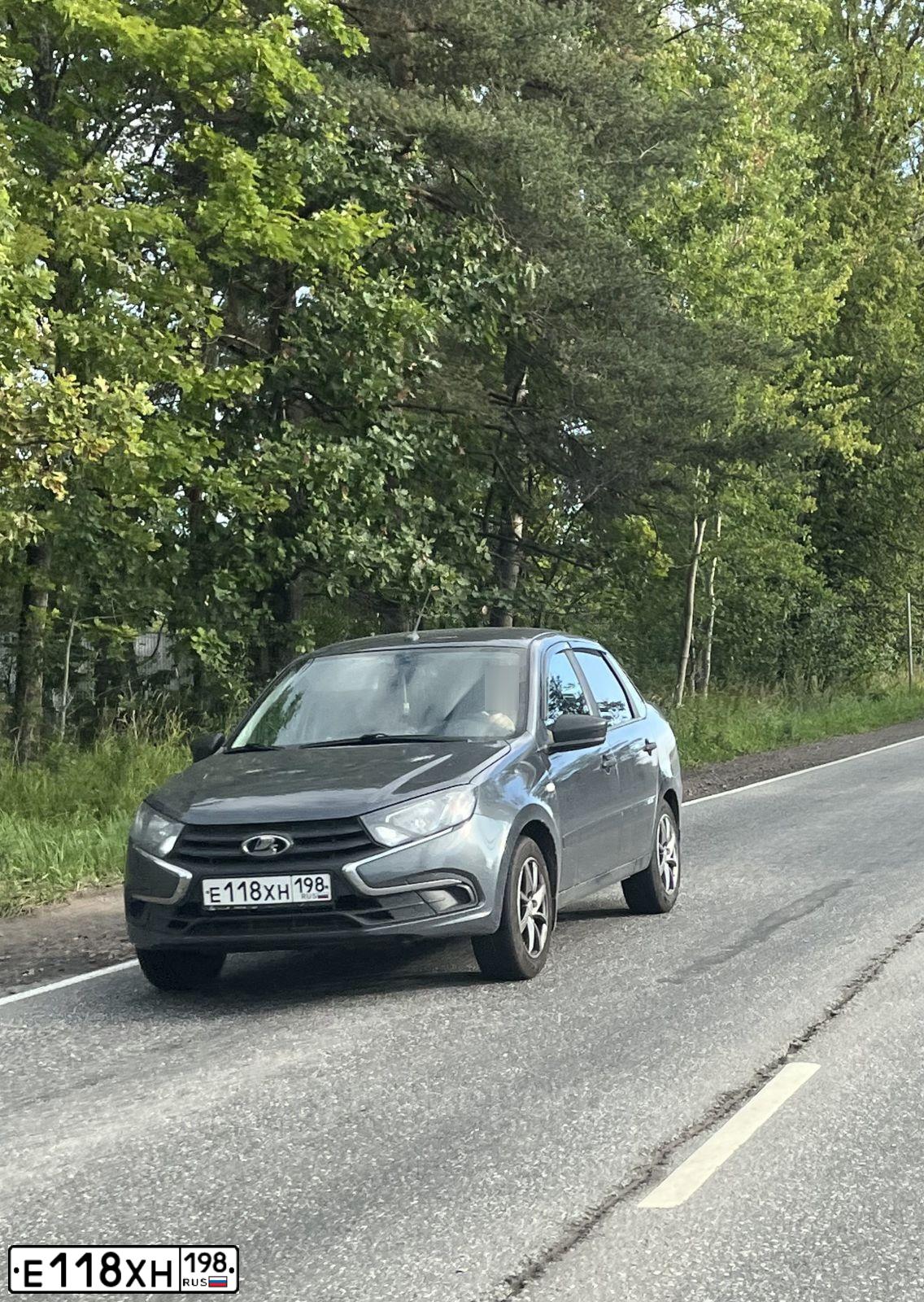 Фото автомобиля LADA GRANTA, 2020 — госномер У284ЕЕ196