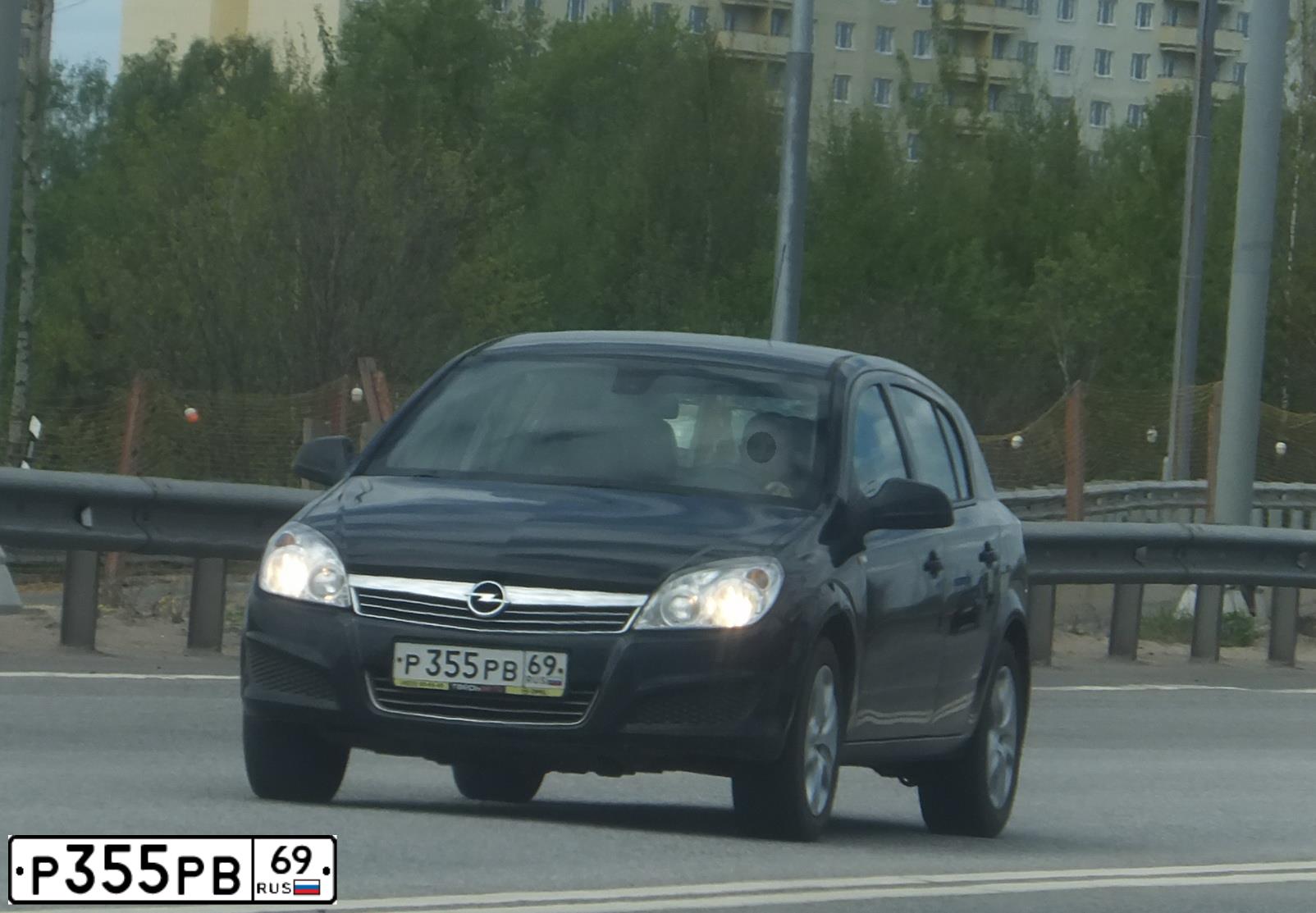 Фото автомобиля OPEL ASTRA, 2012 — госномер Р355РВ69. Цвет: ЧЕРНЫЙ