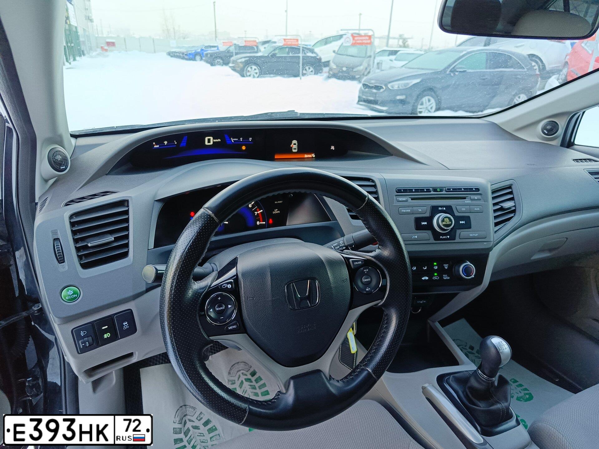 Фото автомобиля HONDA CIVIC, 2012 — госномер Е393НК72. Цвет: ЧЕРНЫЙ