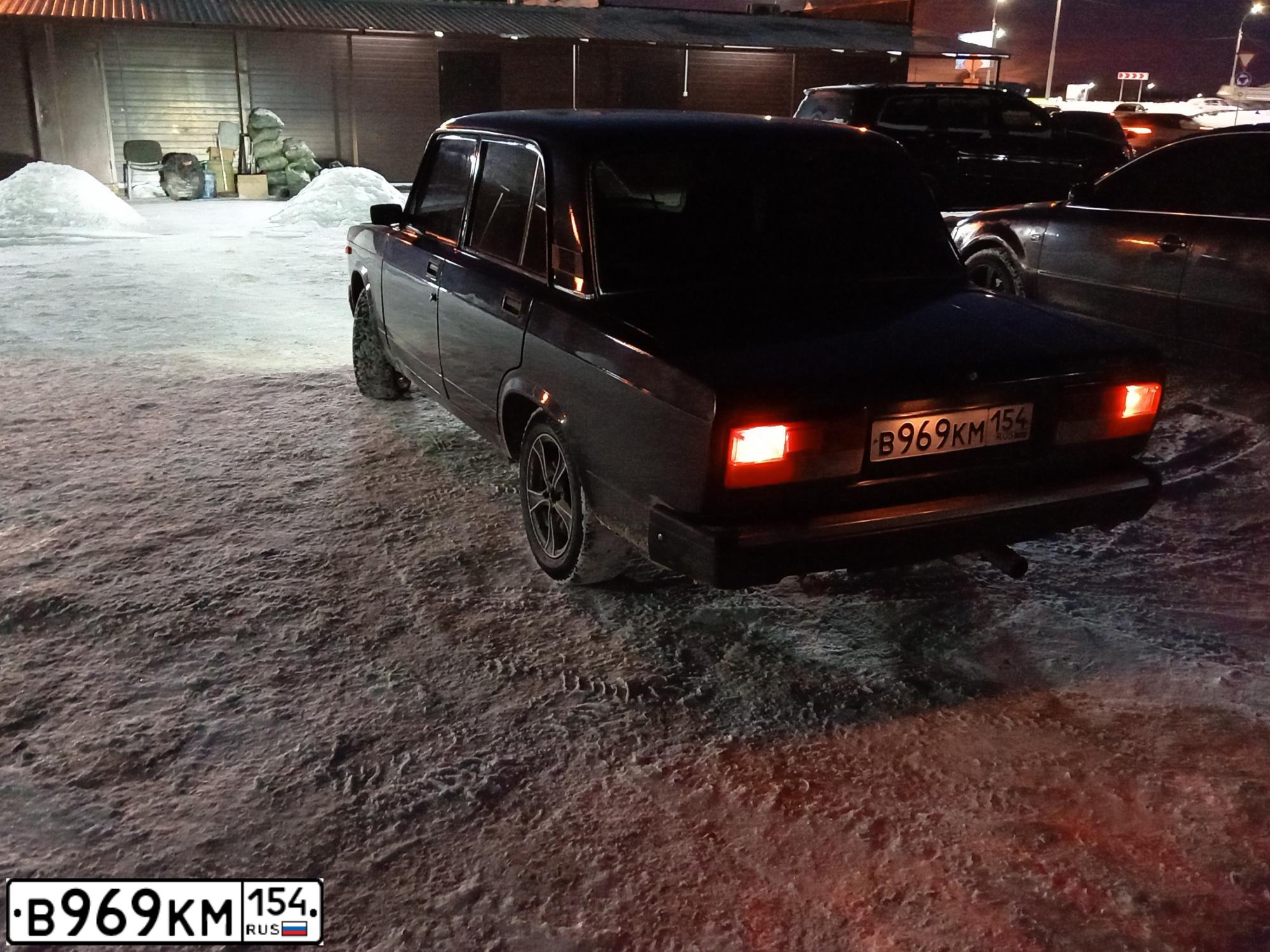 Фото автомобиля LADA 2107, 2012 — госномер В969КМ154. Цвет: СЕРЕБРИСТО-КОРИЧНЕВЫЙ