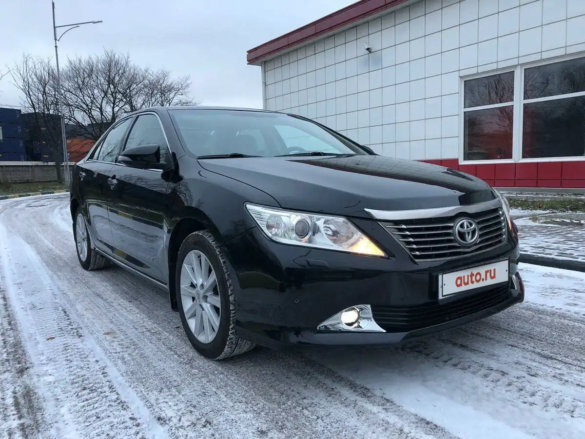 Фото автомобиля TOYOTA CAMRY, 2013 — госномер Т167СК198. Цвет: ЧЕРНЫЙ МЕТАЛЛИК