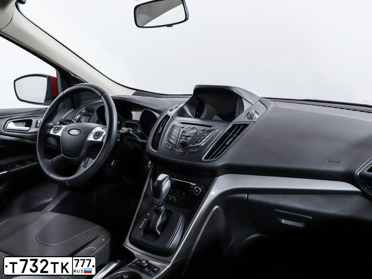 Фото автомобиля FORD KUGA, 2016 — госномер А628СУ147. Цвет: Красный