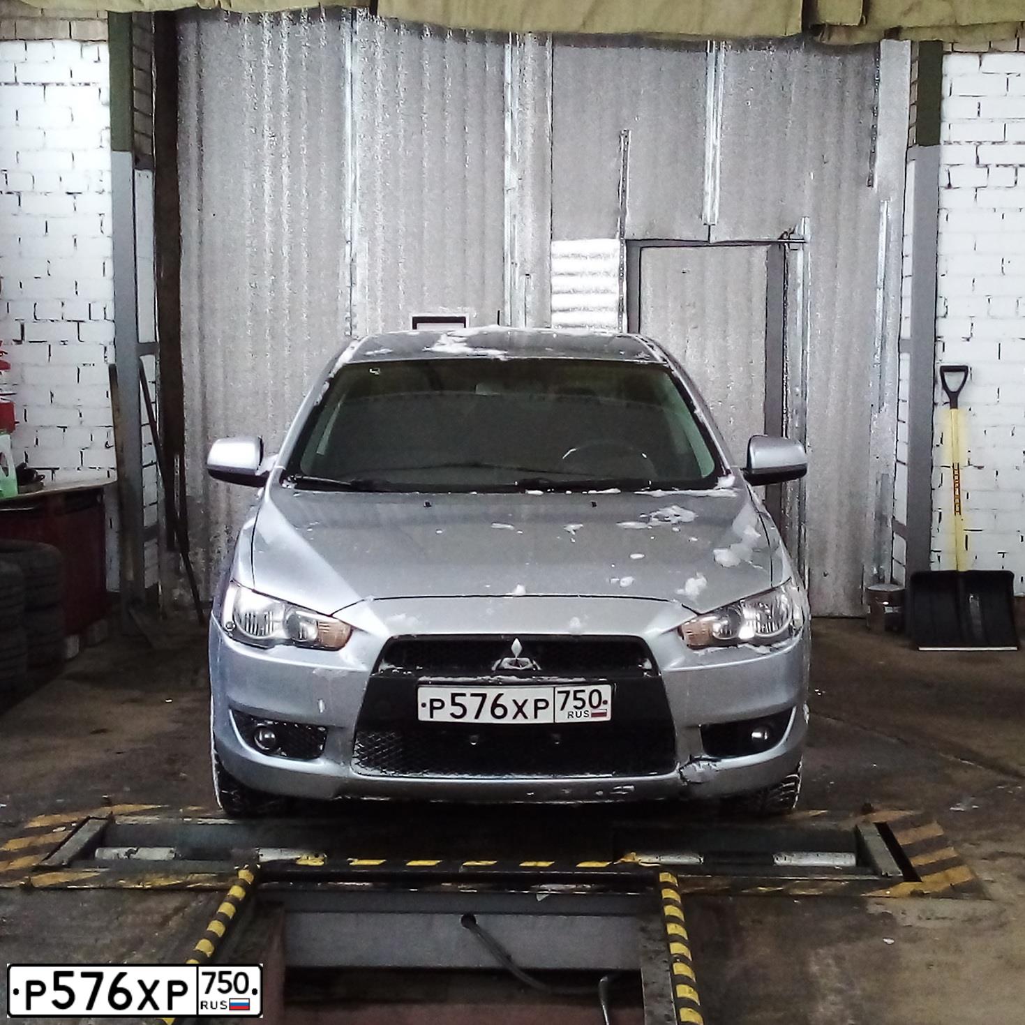 Фото автомобиля MITSUBISHI LANCER, 2008 — госномер Р576ХР750. Цвет: СЕРЕБРИСТЫЙ