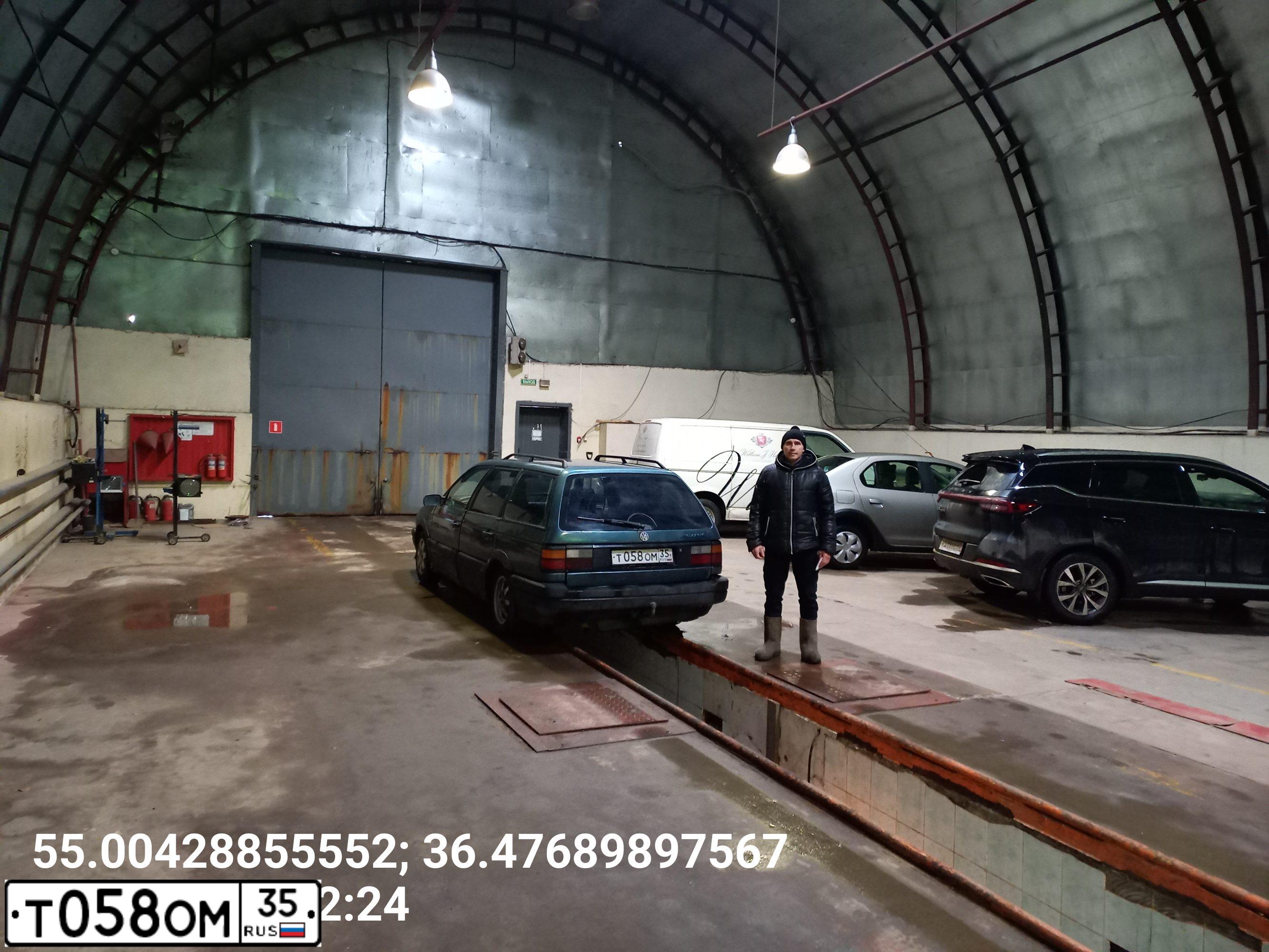 Фото автомобиля VOLKSWAGEN PASSAT, 1989 — госномер О031РМ797. Цвет: СЕРЫЙ