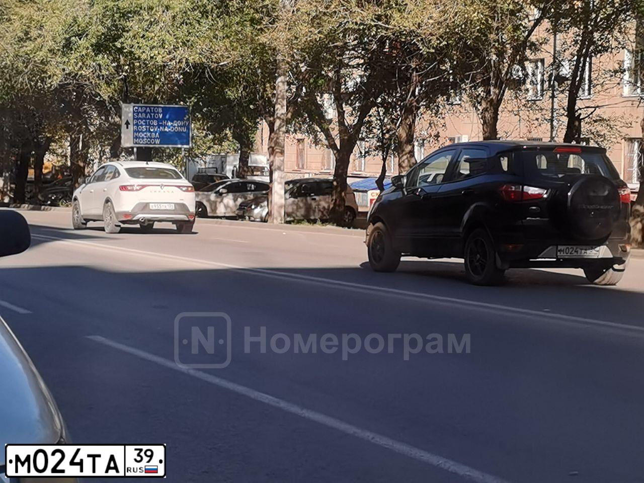 Фото автомобиля PEUGEOT 406, 1999 — госномер М024ТА39. Цвет: СИНИЙ