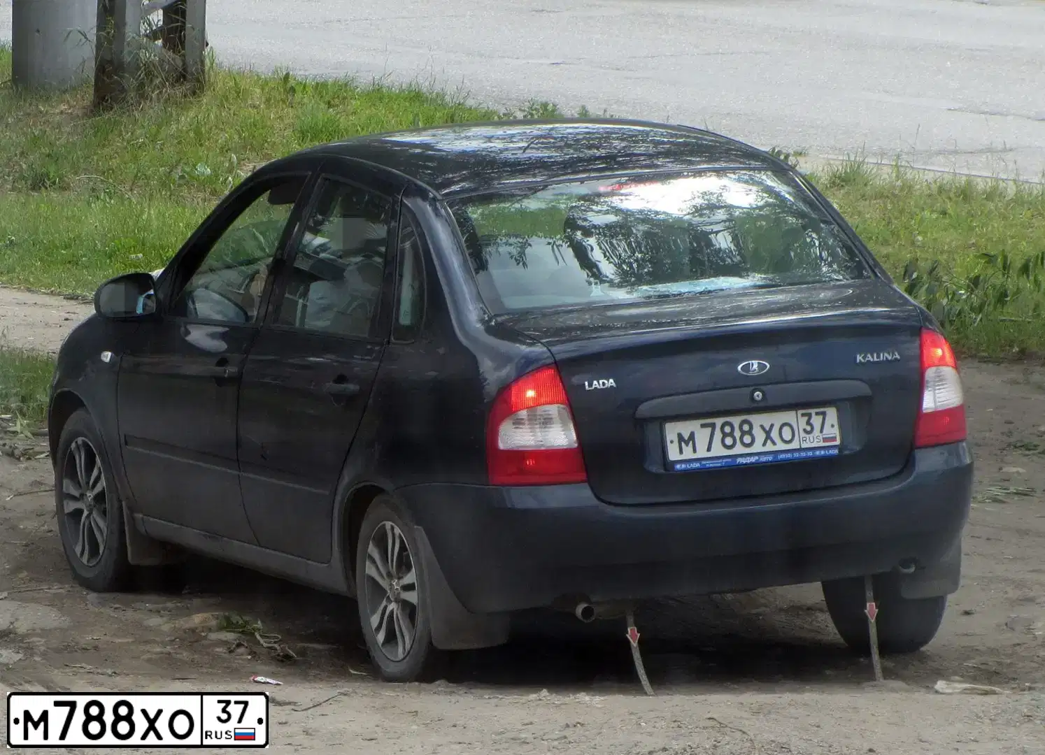 Фото автомобиля LADA 1118 KALINA, 2009 — госномер М788ХО37. Цвет: ТЕМНО СИНЕ-ФИОЛЕТОВЫЙ