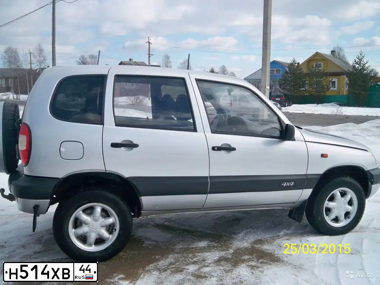 Фото автомобиля CHEVROLET NIVA, 2004 — госномер Н514ХВ44. Цвет: Светло-Серебристый металлик