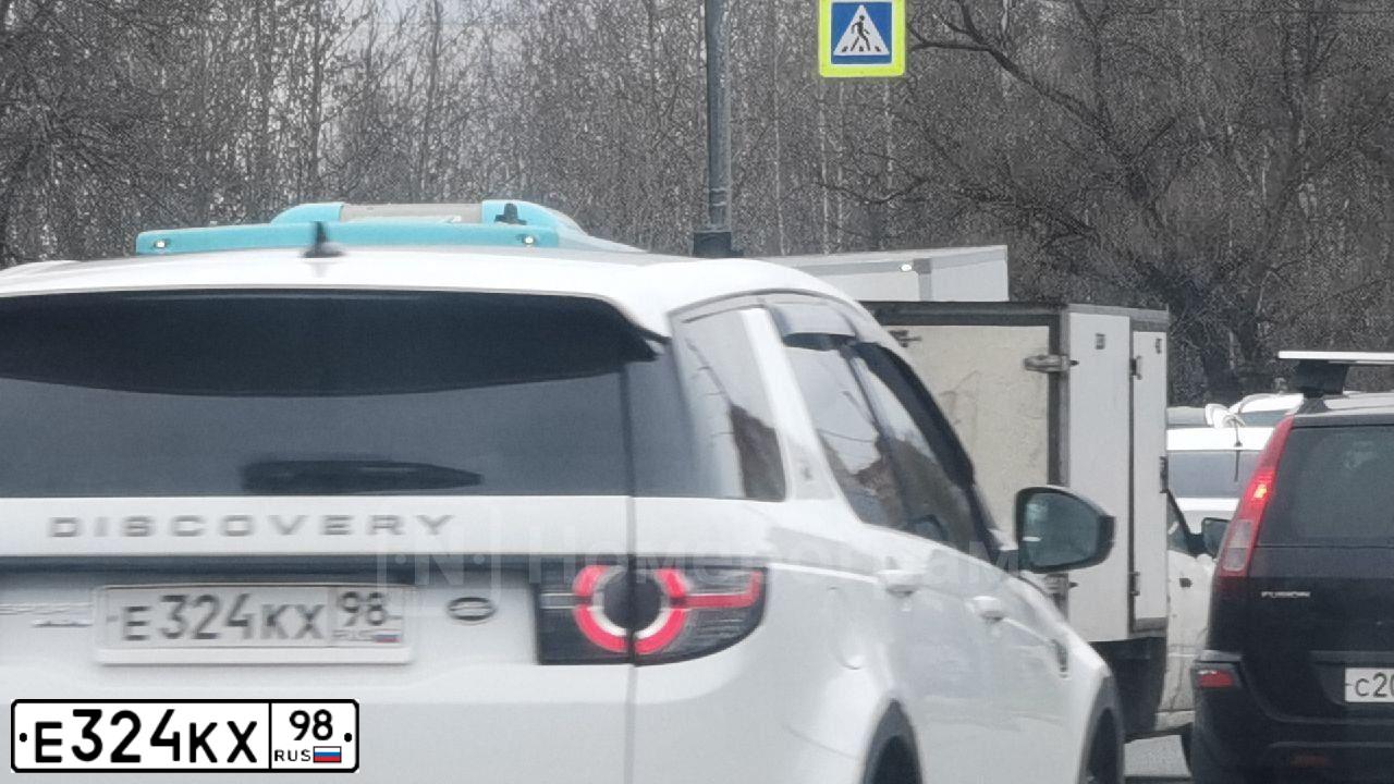 Фото автомобиля CITROEN C4, 2012 — госномер Е324КХ98. Цвет: Серебристый