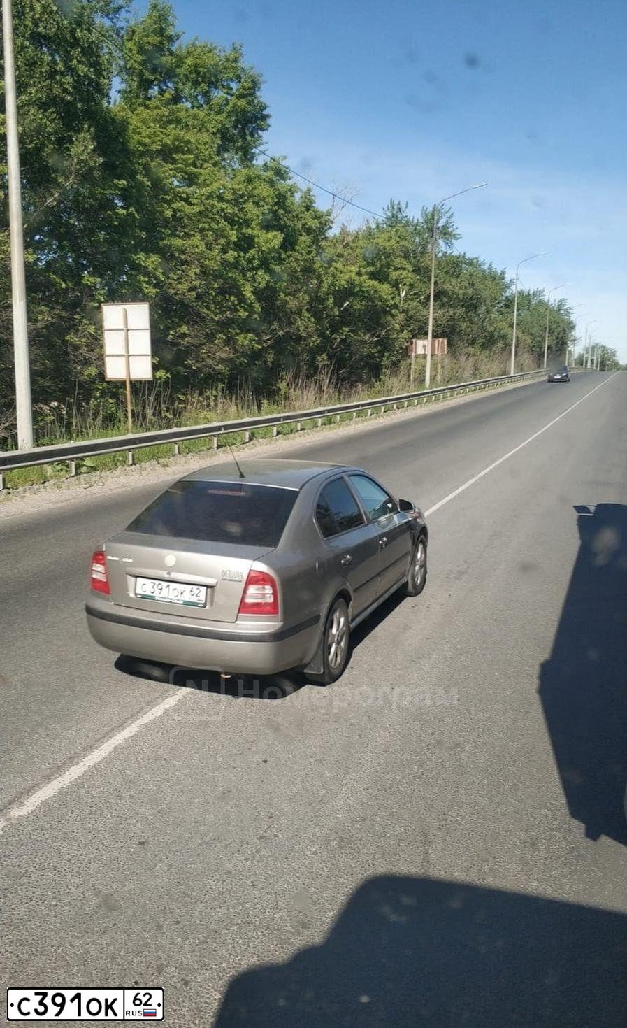Фото автомобиля SKODA OCTAVIA, 2007 — госномер С391ОК62. Цвет: СЕРЫЙ