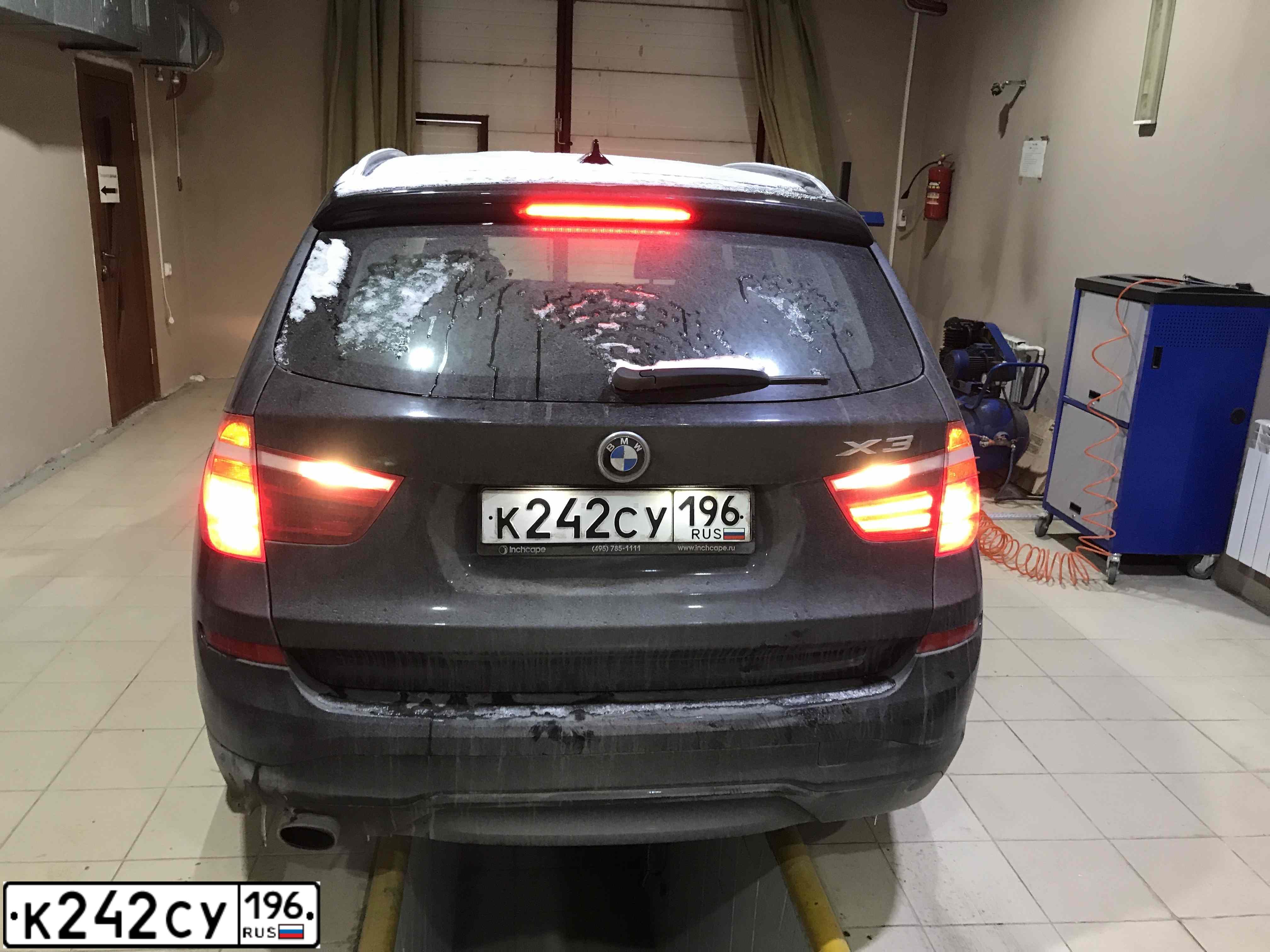 Фото автомобиля BMW X3, 2014 — госномер К242СУ196. Цвет: ЧЕРНЫЙ