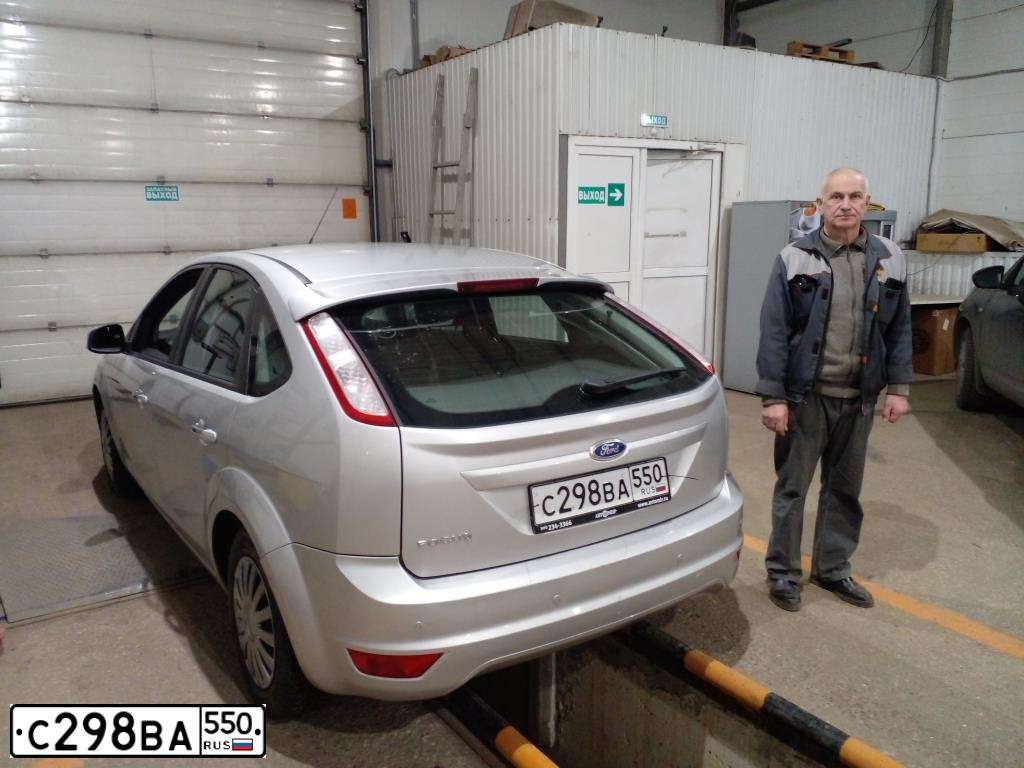 Фото автомобиля FORD FOCUS, 2011 — госномер Н647УК33. Цвет: СЕРЕБРИСТЫЙ