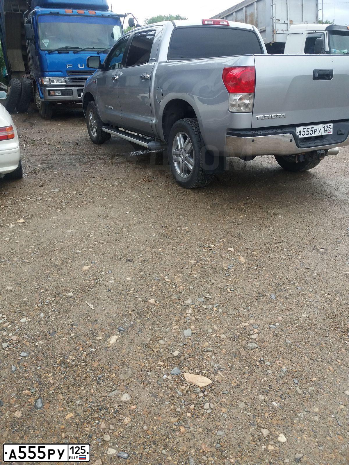 Фото автомобиля TOYOTA TUNDRA, 2008 — госномер К146УК702. Цвет: СЕРЫЙ
